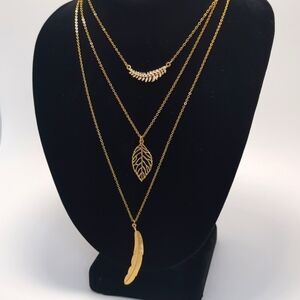 Leaf Pendant Necklace Triple Layered